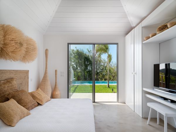 St. Barts Home 985649