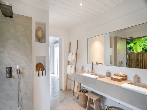 St. Barts Home 985649