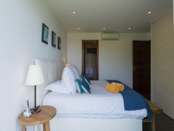 St. Barts Home 985650