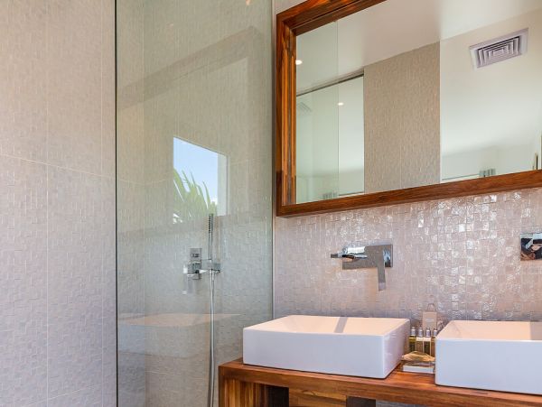 St. Barts Home 985654