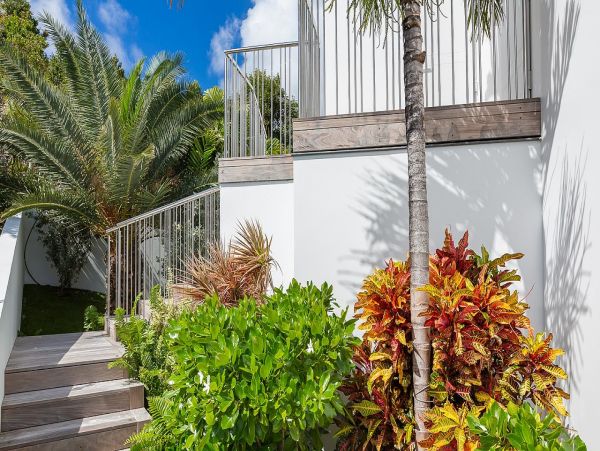 St. Barts Home 985654