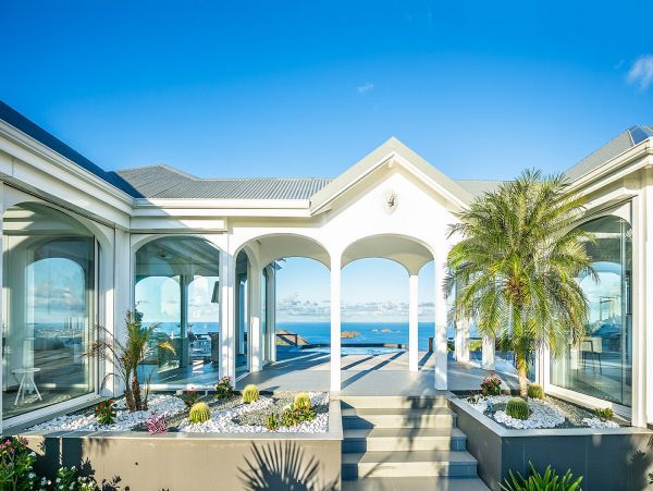 St. Barts Home 985655