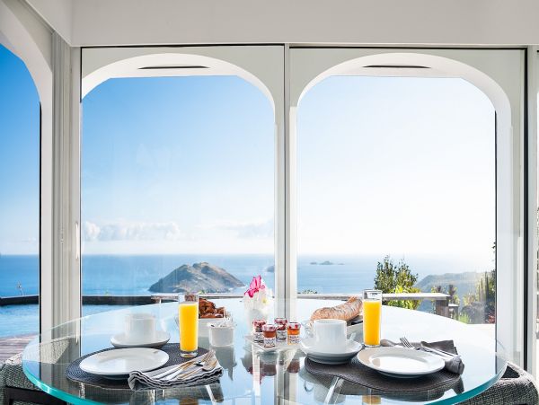 St. Barts Home 985655