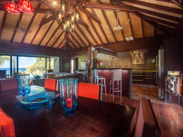 St. Barts Home 985656