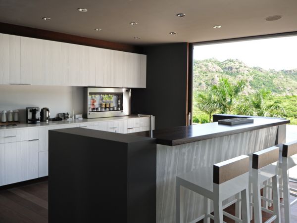 St. Barts Home 985658