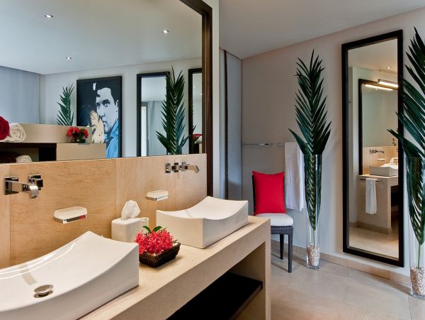 St. Barts Home 985664