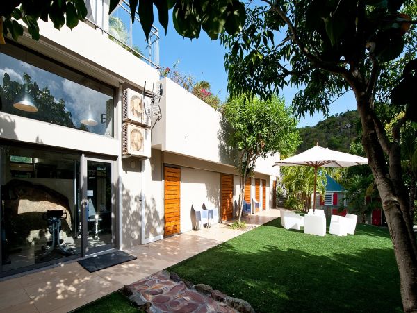 St. Barts Home 985664