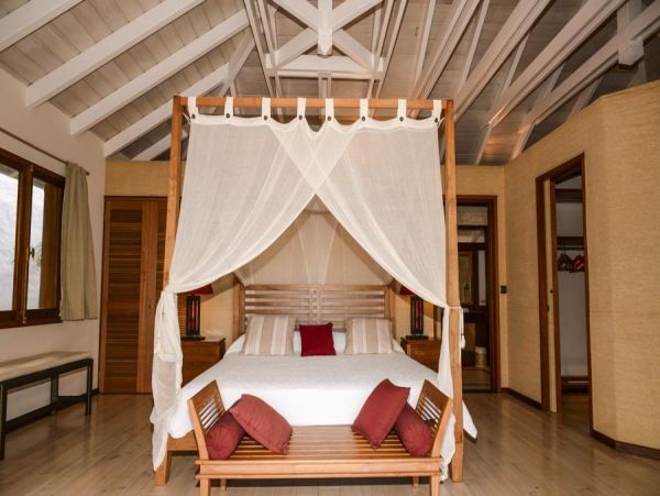 St. Barts Home 985666