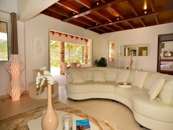 St. Barts Home 985668