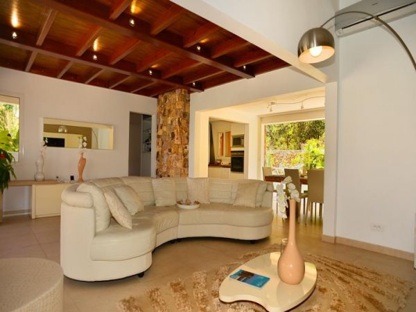 St. Barts Home 985668