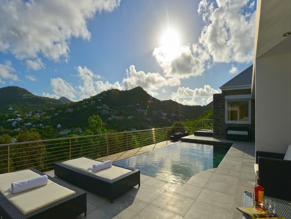 St. Barts Home 985669