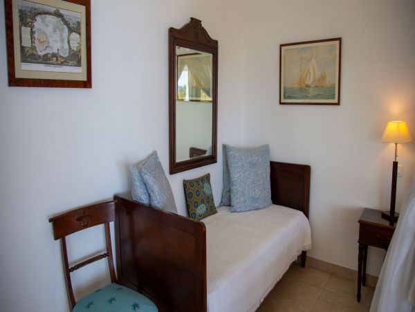 St. Barts Home 985679