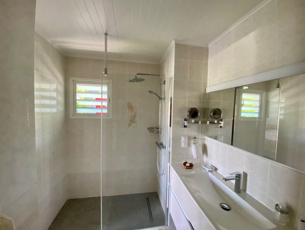 St. Barts Home 985681