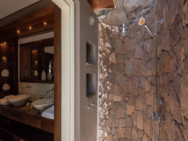 St. Barts Home 985685