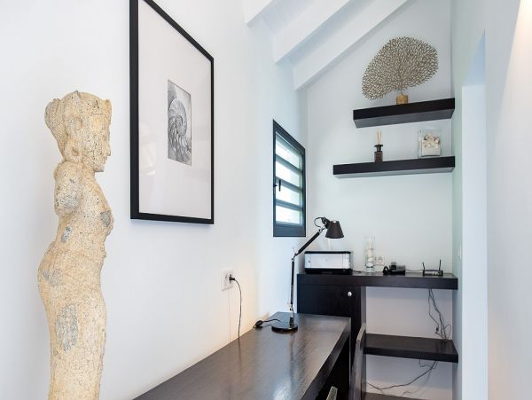 St. Barts Home 985689