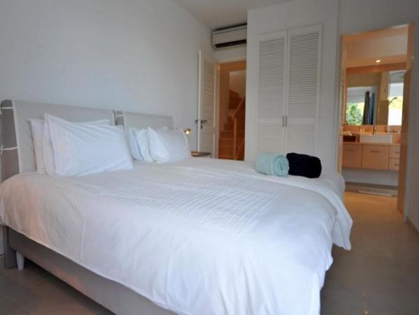 St. Barts Home 985690