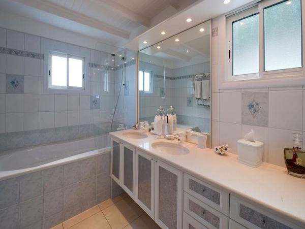St. Barts Home 985697