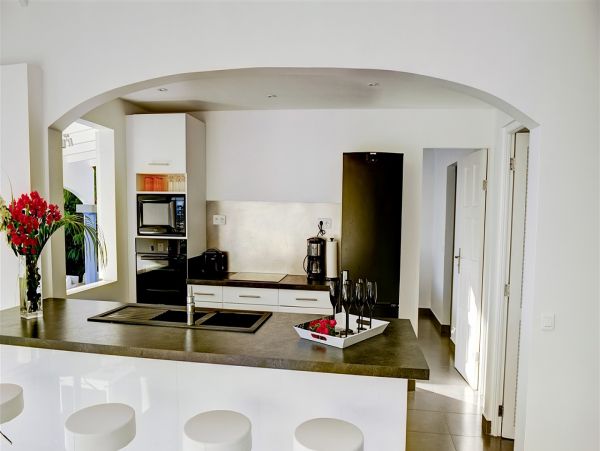 St. Barts Home 985698