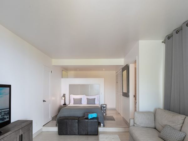 St. Barts Home 985699