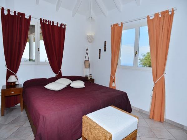 St. Barts Home 985703