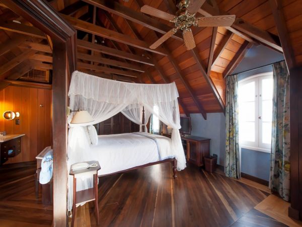 St. Barts Home 985704