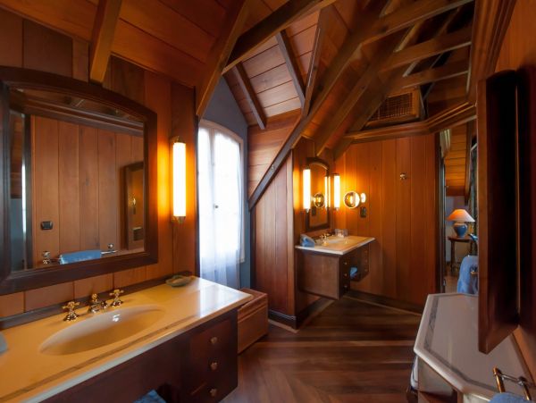 St. Barts Home 985704