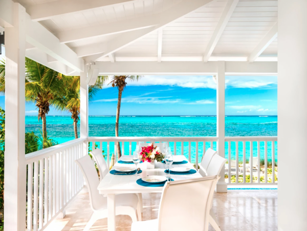 On Beach Luxury Vacation Estate in Turks & Caicos with Pool
