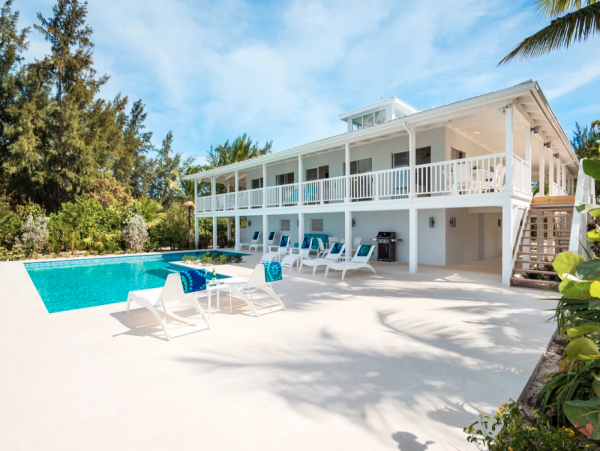 On Beach Luxury Vacation Estate in Turks & Caicos with Pool