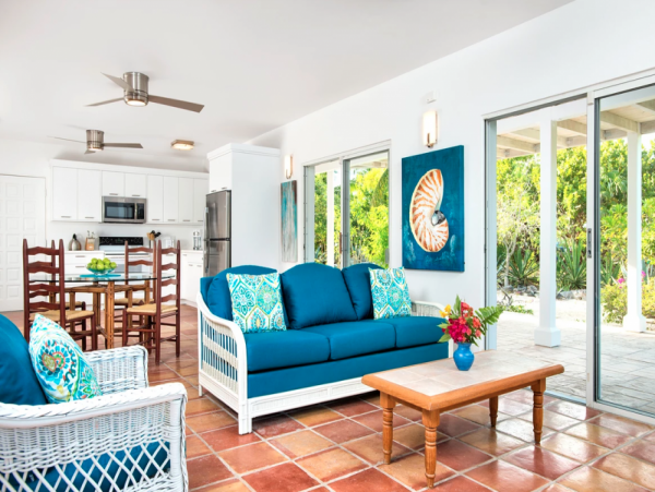 On Beach Luxury Vacation Estate in Turks & Caicos with Pool