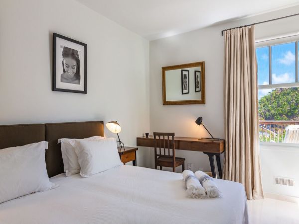 St. Barts Home 985708