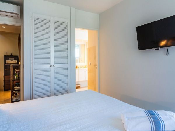 St. Barts Home 985708
