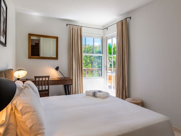 St. Barts Home 985708