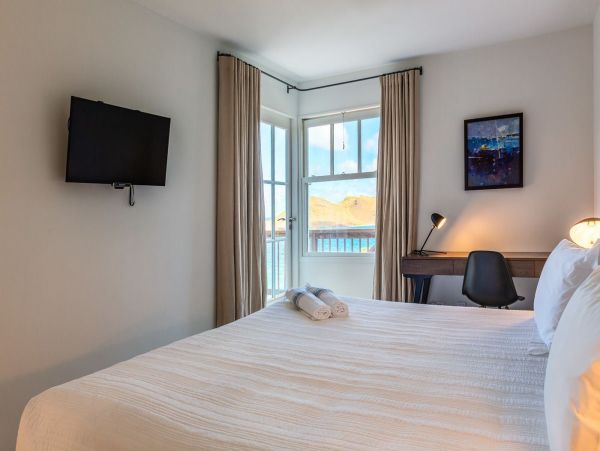 St. Barts Home 985708