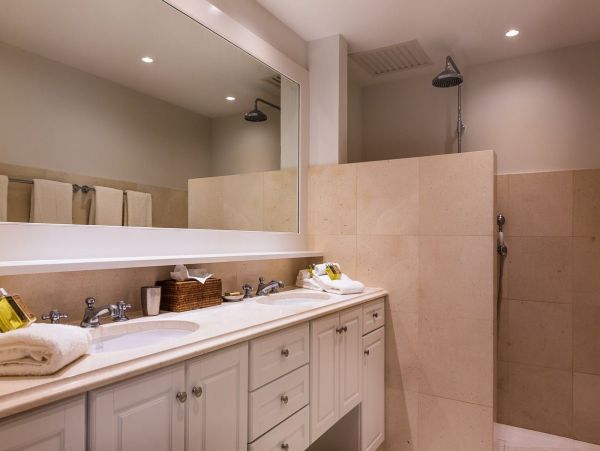 St. Barts Home 985708