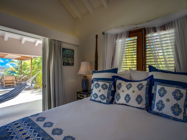 St. Barts Home 985710
