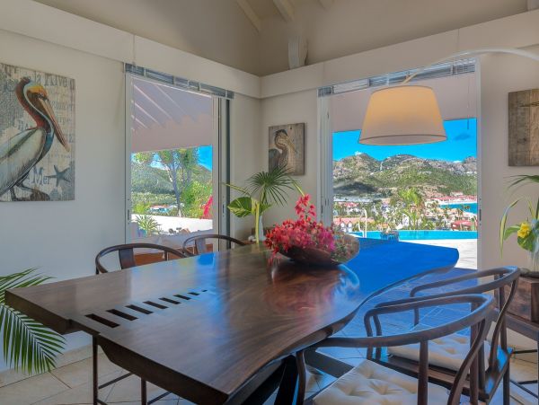 St. Barts Home 985710