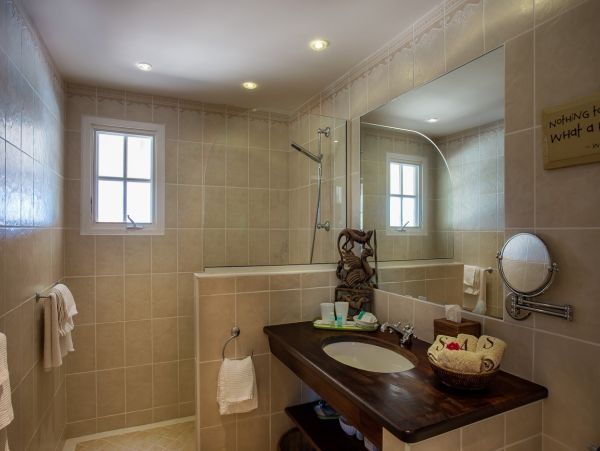 St. Barts Home 985710