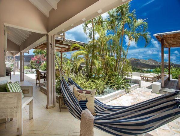 St. Barts Home 985710