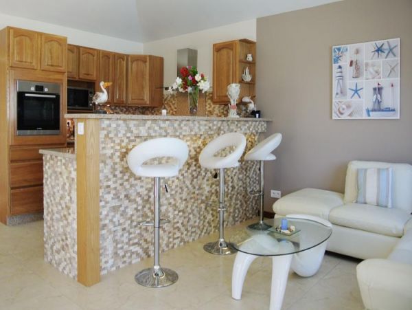 St. Barts Home 985712
