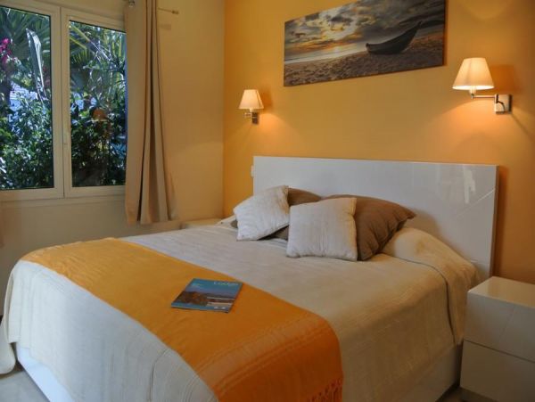 St. Barts Home 985712