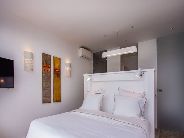 St. Barts Home 985716