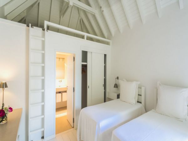 St. Barts Home 985718