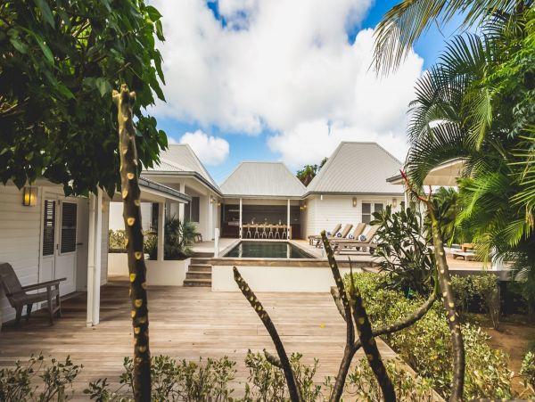 St. Barts Home 985718