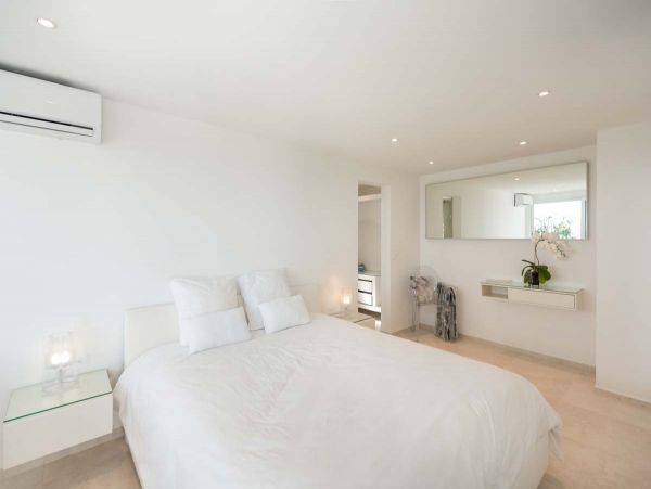 St. Barts Home 985724