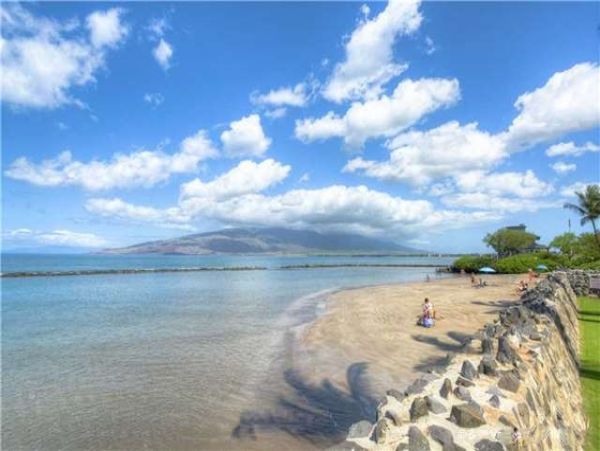Short Walk to Beach Kihei Vacation Two Bedroom Pool Condo