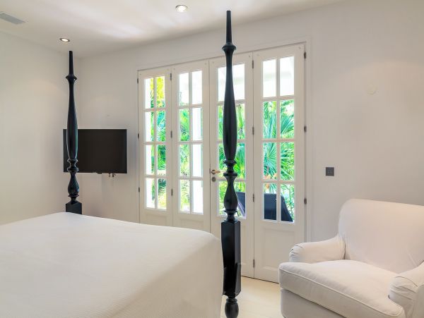 St. Barts Home 985728