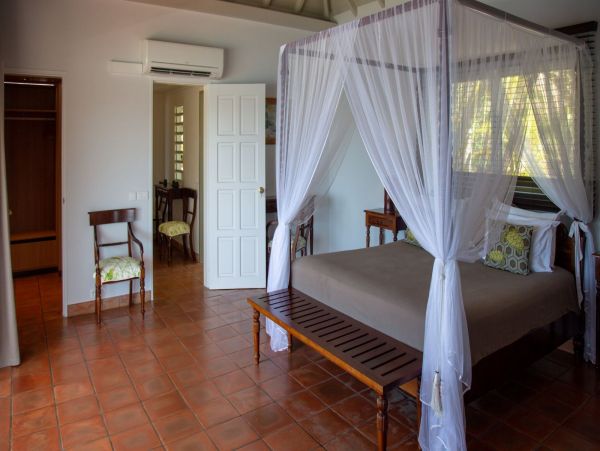 St. Barts Home 985733