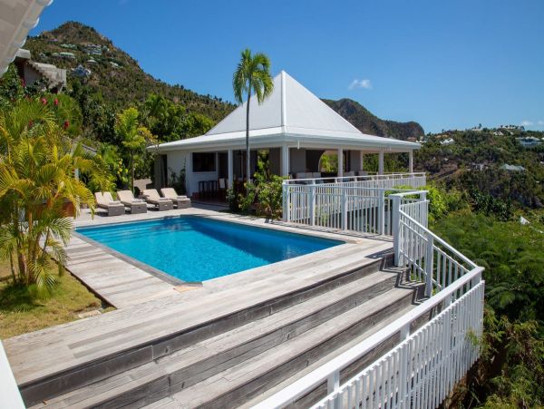 St. Barts Home 985733