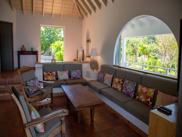 St. Barts Home 985733