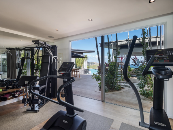 New Arrival Four Bedroom Luxury St. Barts. Stunning Villa with Pool